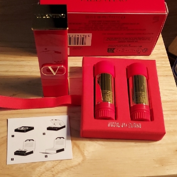 💄Rosso Valentino Lipstick Collection - Picture 4 of 8